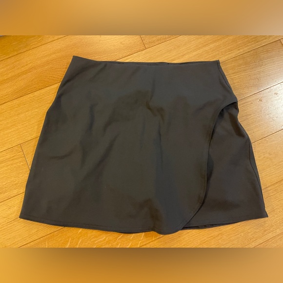 Lululemon tennis skirt size 2 - Picture 1 of 3